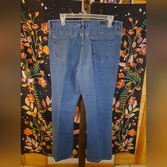 H.T.J Jeans - Picture 2 of 7